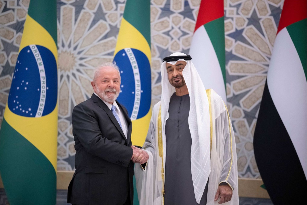 UAE President Sheikh Mohamed bin Zayed al-Nahyan, right, welcomes Brazil’s President Luiz Inacio Lula da Silva at Qasr al-Watan in Abu Dhabi, UAE on Saturday. Photo: UAE’s Ministry of Presidential Affairs / AFP