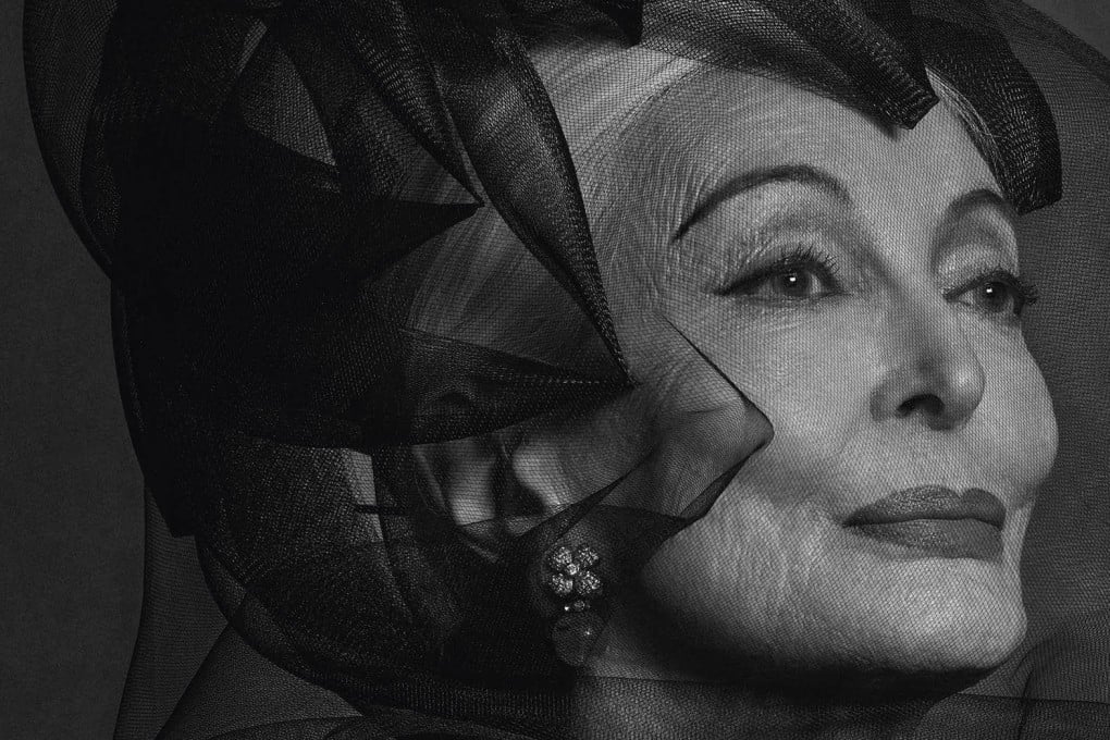 Carmen Dell’Orefice models for Vogue Czechoslovakia’s April 2023 cover. Photo: Vogue Czechoslovakia