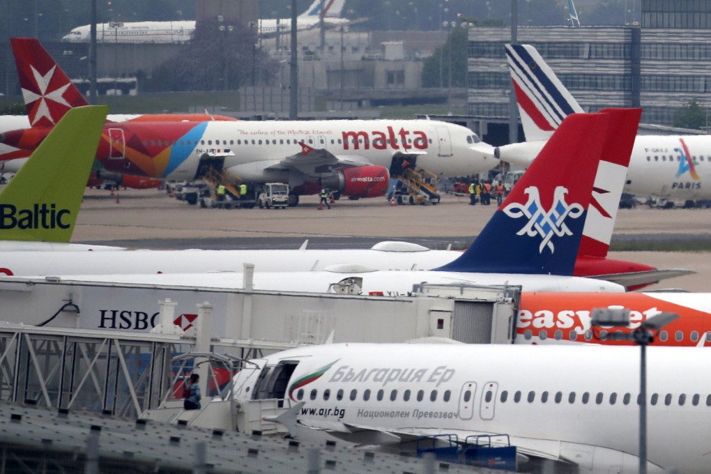 A deal reached by EU member states and the European Parliament demands that airlines blend sustainable aviation fuels with kerosene in increasing amounts, from 2025. Photo: AP