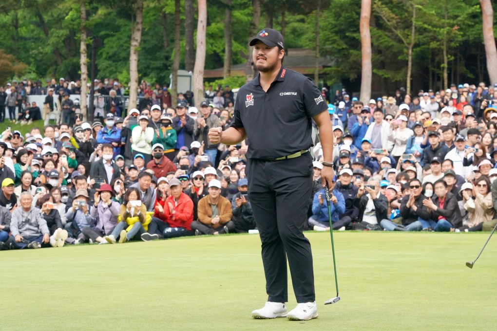 Jung Chan-min celebrates on the 18th green after winning the GS Caltex Maekyung Open. Photo: Asian Tour