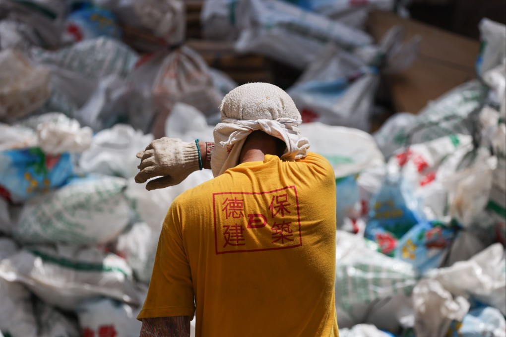 Last year, amid one of the hottest summers on record, surveys showed high levels of heat-related illness suffered by workers in certain vulnerable sectors. Photo: Nora Tam
