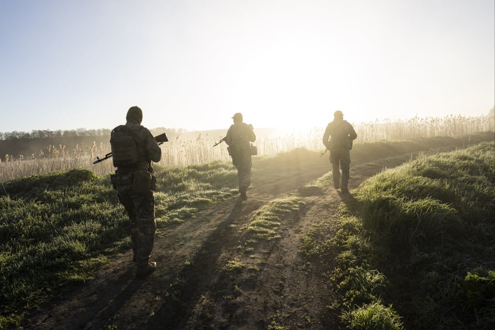 Ukrainian soldiers take part in a military exercise ahead of the much-anticipated Ukrainian counteroffensive. Photo: AP
