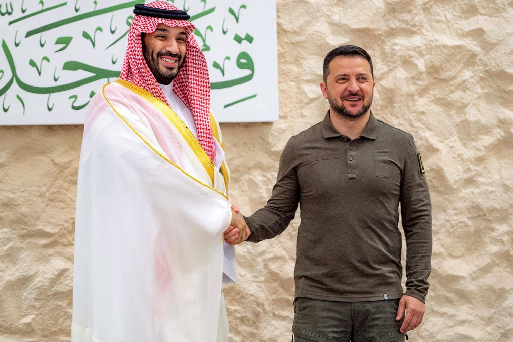 Saudi Crown Prince Mohammed bin Salman shaking hands with Ukraine’s President Volodymyr Zelensky before the Arab Summit meeting in Jeddah. Photo: AFP