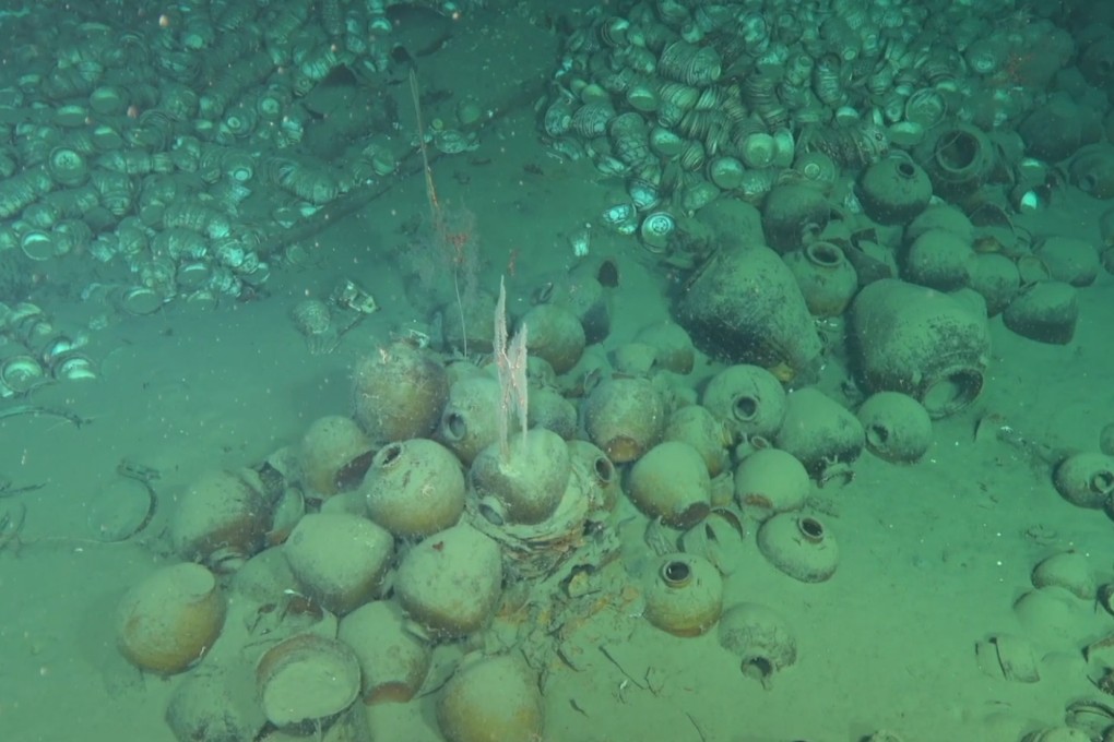 Some 100,000 pieces of relics, mainly porcelain, were found in the first ship. Photo: Weibo