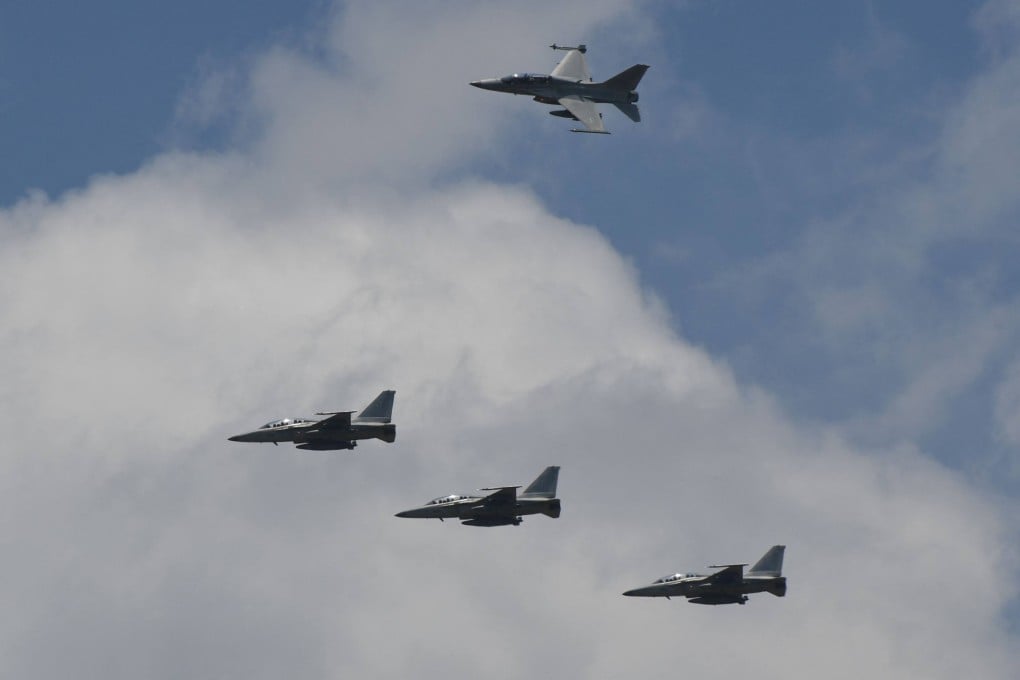 US F16 fighter jets fly in formation. File photo: AFP
