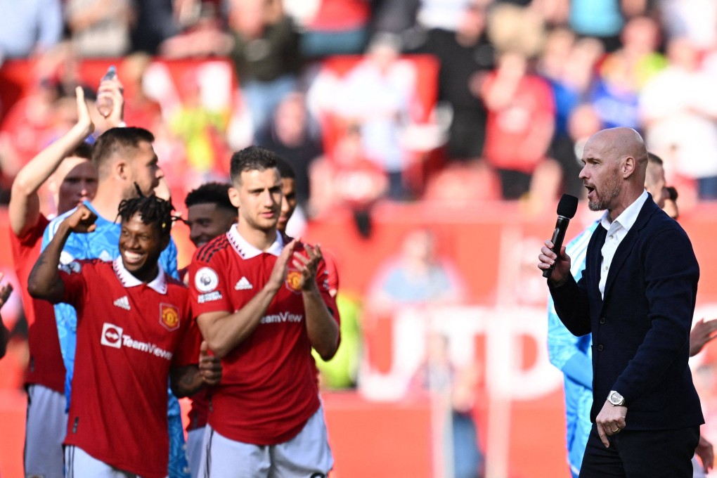 Manchester United manager Erik Ten Hag speaks to his players at the end of the English Premier League season. Photo: AFP