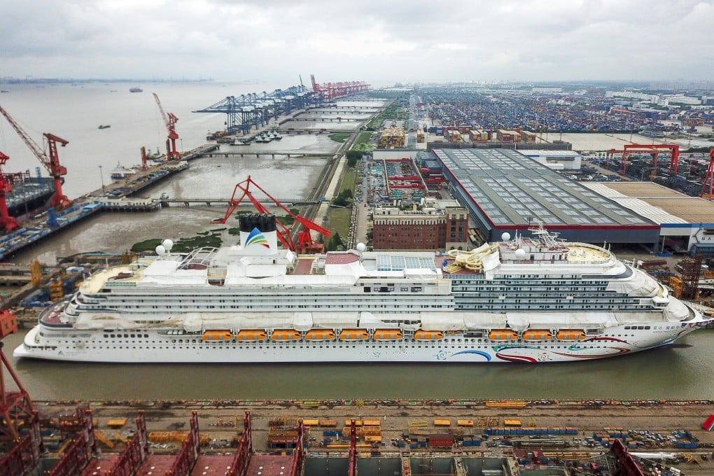 Vice-Premier Zhang Guoqing carried out an inspection of major manufacturing companies in Shanghai this week. Photo: Xinhua