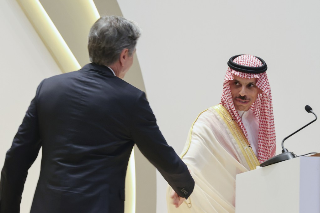 US Secretary of State Antony Blinken shakes hands with Saudi Arabia’s Foreign Minister Prince Faisal bin Farhan during a joint news conference at the Intercontinental Hotel in Riyadh on Thursday. Photo: AP