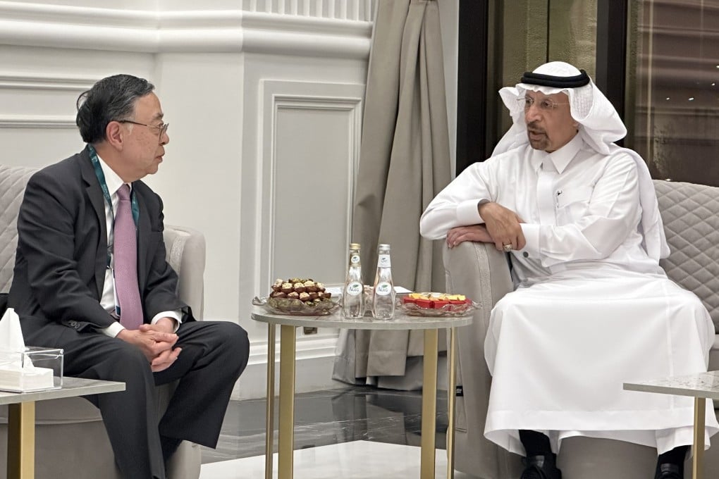 Saudi Investment Minister Khalid A. Al-Falih and Hong Kong businessman Ronnie Chan Chi-chung met on the sidelines of the 10th Arab-China business conference. Photo: Kinling Lo