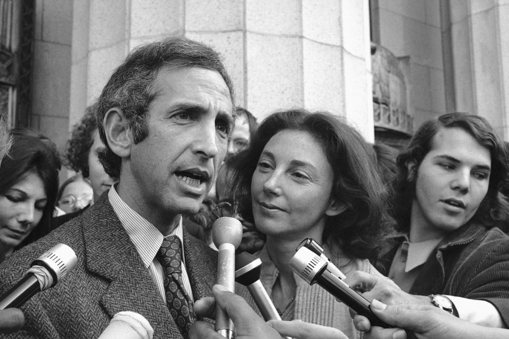 Whistle-blower Daniel Ellsberg talks to reporters after he testified in Los Angeles in April 1973, as his wife, Patricia Ellsberg, looks on. Photo: AP