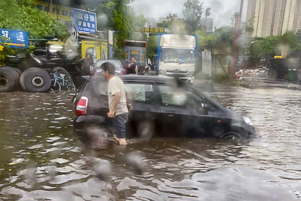 Ping Ha Road in Ha Tsuen, Lau Fau Shan, flooded during the storm. Photo: Facebook/ Bosco Chu
