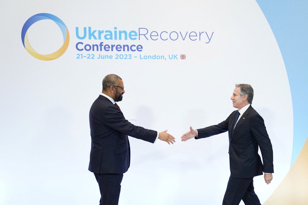 British Foreign Secretary James Cleverly welcomes US Secretary of State Antony Blinken to the Ukraine Recovery Conference, held at the InterContinental London. Photo: Reuters