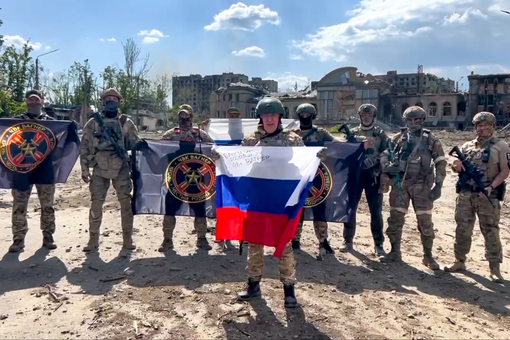 Wagner chief Yevgeny Prigozhin poses with his soldiers in Bakhmut, Ukraine. File photo: Prigozhin Press Service via AP