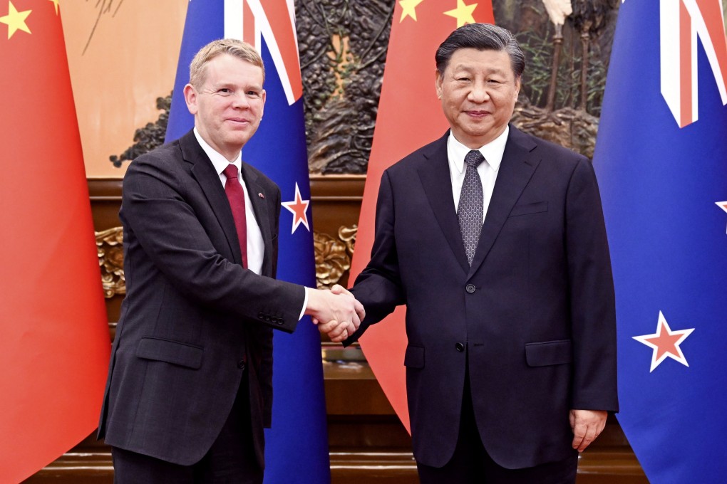 Chinese President Xi Jinping meets with Prime Minister of New Zealand Chris Hipkins (left) in Beijing on June 27. Photo: EPA-EFE/Xinhua