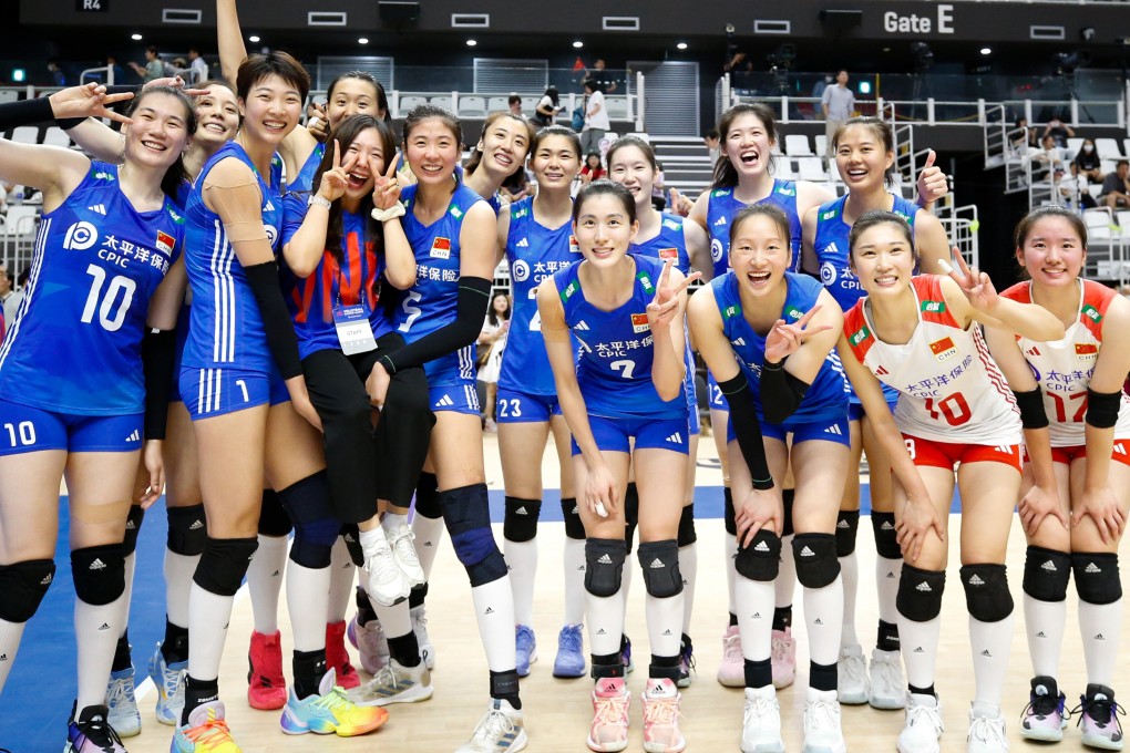 China’s players pose for photos after winning the 2023 Volleyball Nations League match against theUnited States in Suwon, South Korea. Photo: Xinhua