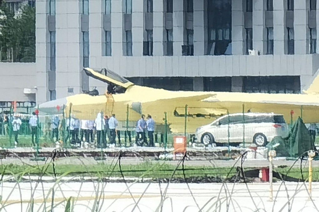 Photos and clips of the flight have circulated freely online. Photo: Weibo