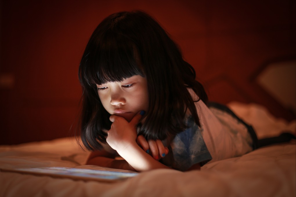 The Hong Kong Playground Association says 13.7 per cent of surveyed youngsters showed signs of a high tendency towards online addiction. Photo: Shutterstock