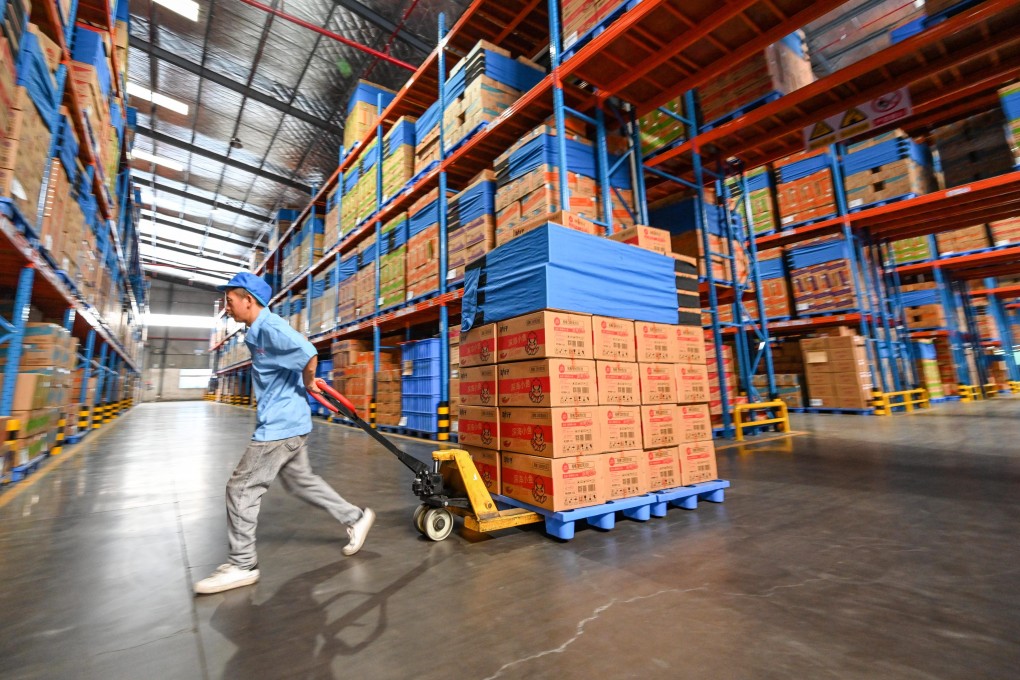 Weak exportsc caused by falling global demandc have increased the pressure for Beijing to boost domestic consumption in the rest of the year. Photo: Xinhua