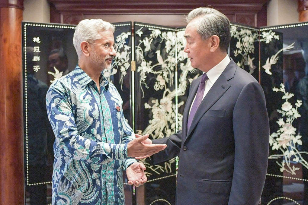 Wang Yi, right, with Indian External Affairs Minister Subrahmanyam Jaishankar in Jakarta. Photo: Xinhua