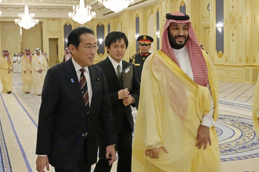 Japanese Prime Minister Fumio Kishida and Saudi Arabian Crown Prince Mohammed bin Salman before their talks in Jeddah on Sunday. Photo: Kyodo