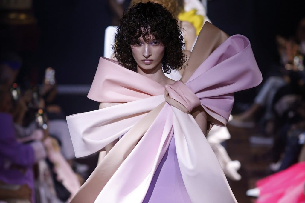 The bow as seen on the fashion runway during the Viktor & Rolf haute couture 2023/2024 show in July in Paris. Bows have made a big comeback in 2023. Photo: Getty Images