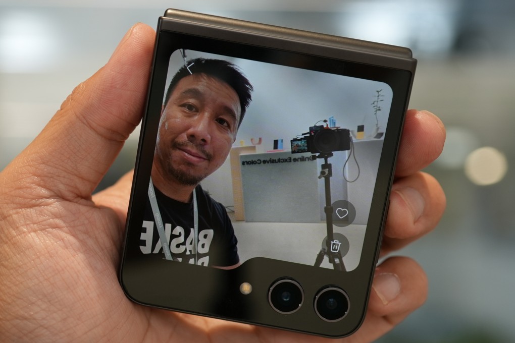 The Samsung Galaxy Z Flip 5’s front screen has been given a significant bump to 3.7 inches – three times more screen real estate than the Flip 4. Photo: Ben Sin