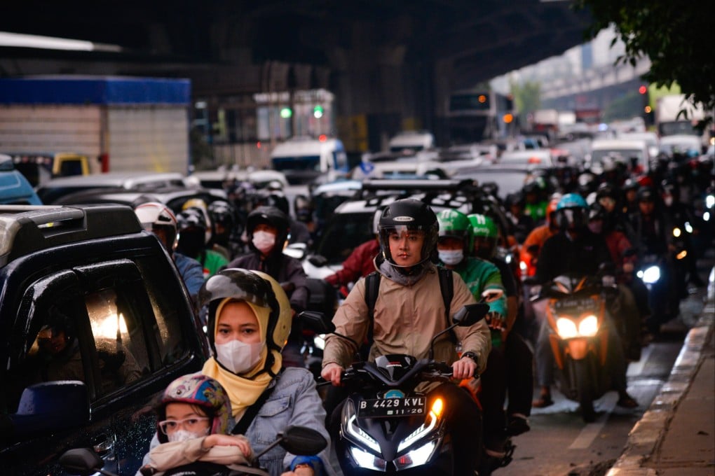 Vehicles moving on a road in Jakarta, Indonesia. The country has been worried about a recent spate of Indonesians leaving to seek citizenship in Singapore. Photo: Xinhua