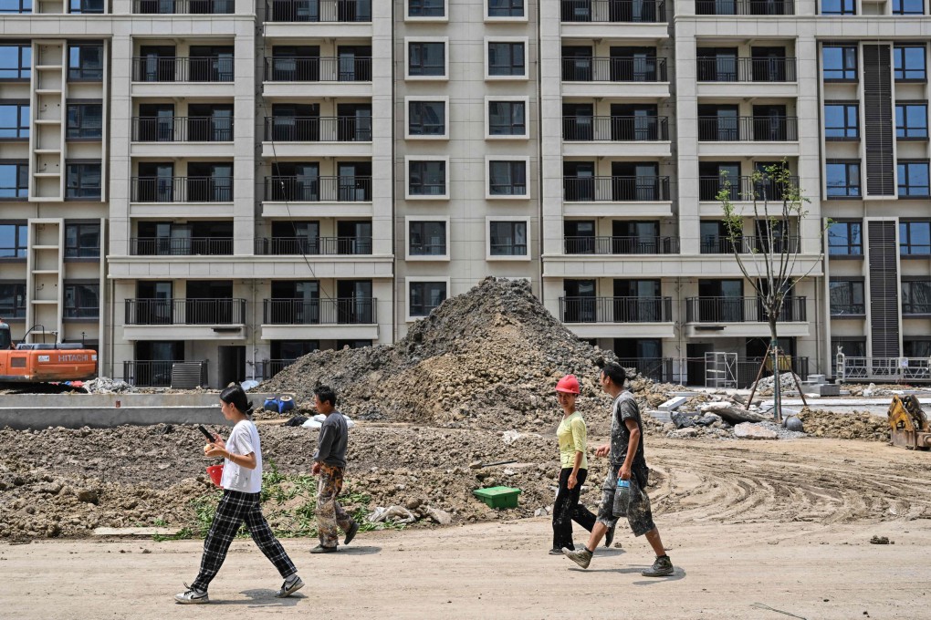 China’s official non-manufacturing purchasing managers’ index (PMI) fell to 51.5 in July from 53.2 in June. Photo: AP