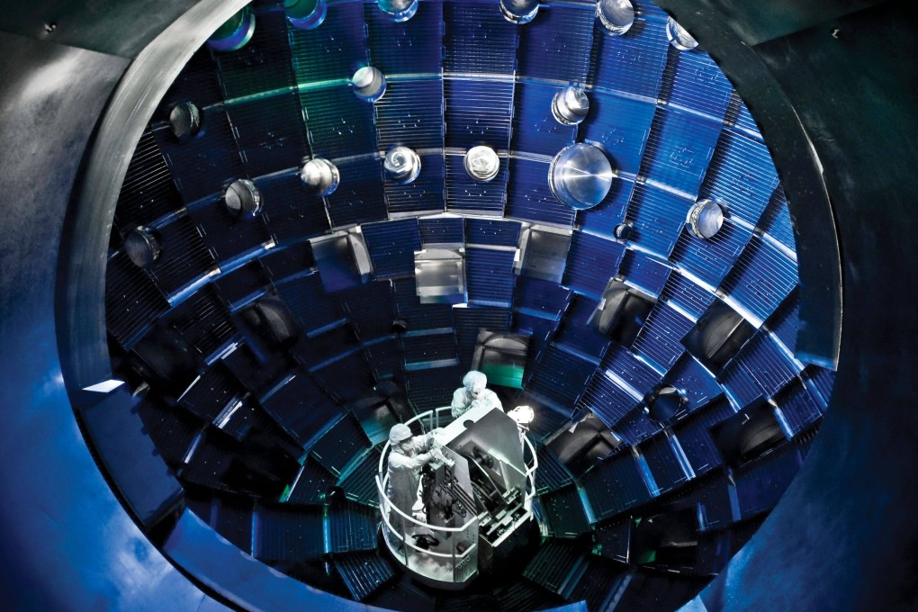 Technicians carrying out inspection and maintenance in the target chamber at the Lawrence Livermore National Laboratory in Livermore, California, on July 7, 2008. On December 11, 2022, the laboratory said it had achieved a major scientific breakthrough in nuclear fusion research. Photo: Lawrence Livermore National Laboratory/AFP