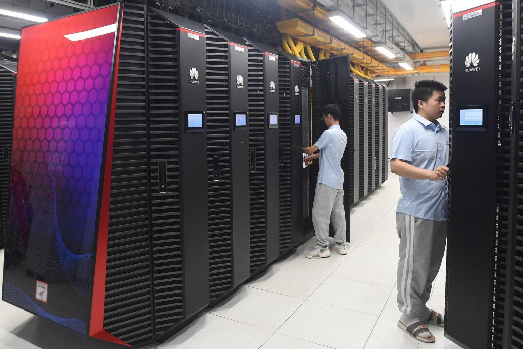 Engineers work at the Wuhan Supercomputer Centre in Hubei province on May 24. Hong Kong faces a choice between developing its own research infrastructure and integrating with that of the mainland. Photo: AFP