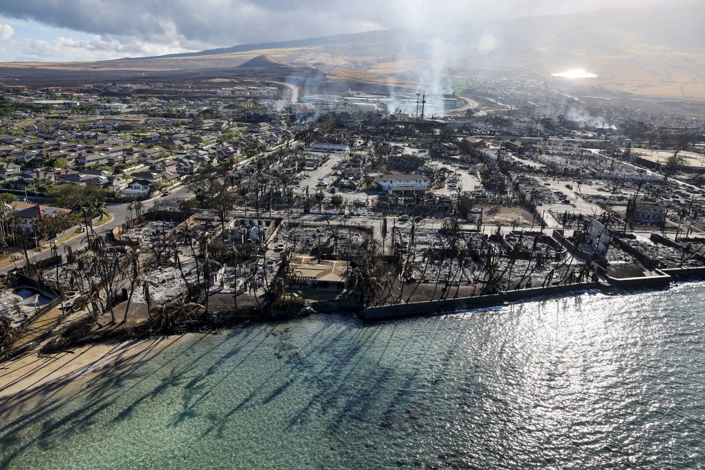Building smoulder days after a fire gutted downtown Lahaina in Maui, Hawaii. Photo: Los Angeles Times./ TNS