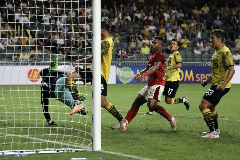 Lee Man ‘s Jose Angel scores his side’s fourth from close range against Bali United. Photo: Xiaomei Chen