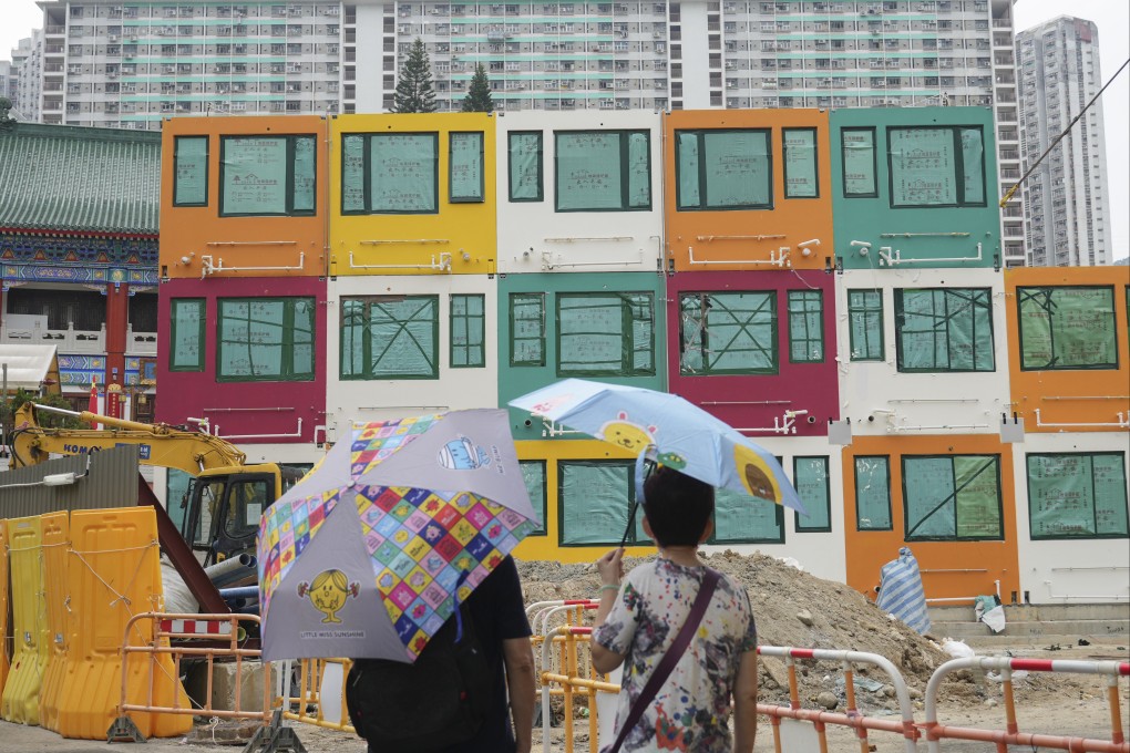 Hongkongers moving into transitional housing to get one-off special ...