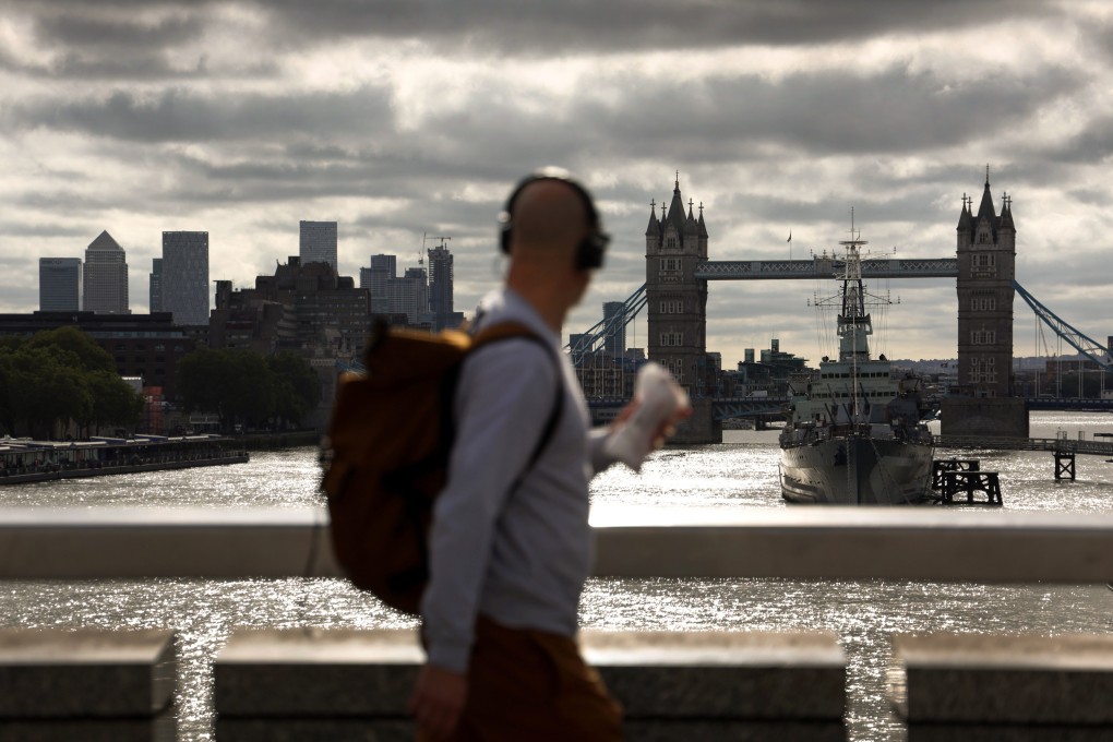 Applications for British National (Overseas) visas by Hongkongers show no sign of slowing. Photo: EPA-EFE