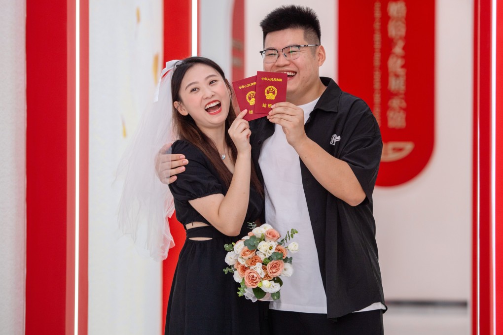 Last year, wedding rdegistrations declined to 6.83 million, marking the ninth consecutive annual decline and reaching the lowest level since the late 1970s. Photo: Xinhua