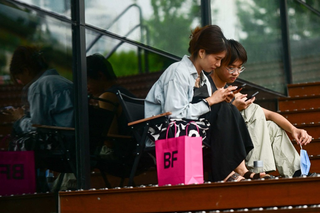The number of online shoppers in mainland China reached 884 million as of June, following the addition of 38.8 million new users in the first six months of the year. Photo: Agence France-Presse