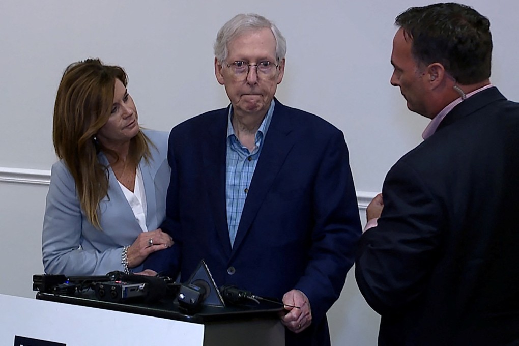 Top US Senate Republican Mitch McConnell appears to freeze up during a public appearance before he was escorted away. Photo: ABC Affiliate WCPO via Reuters
