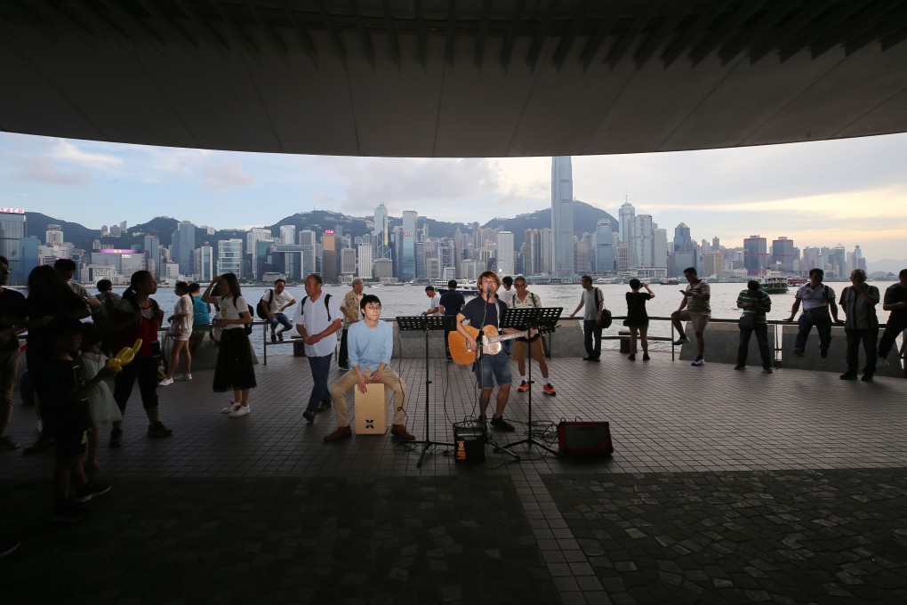 Businesses have welcomed a government pledge to boost the night economy, but buskers are not convinced. Photo: Dickson Lee