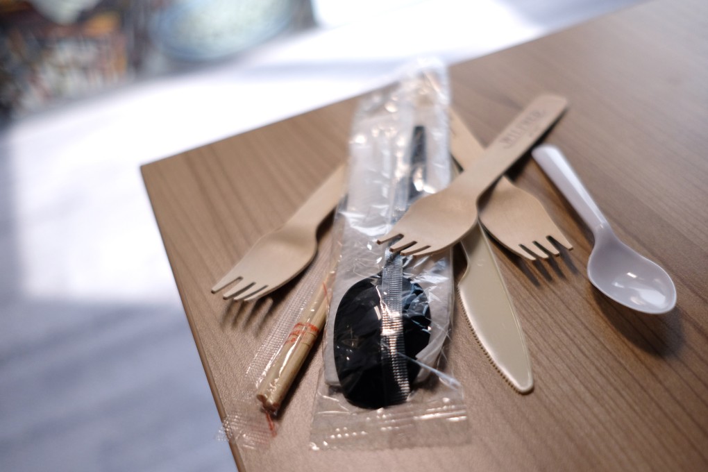 Chinese food delivery company Ele.me “nudged” customers to opt out of disposable cutlery by making it the default option on the app. Photo: Fung Chang
