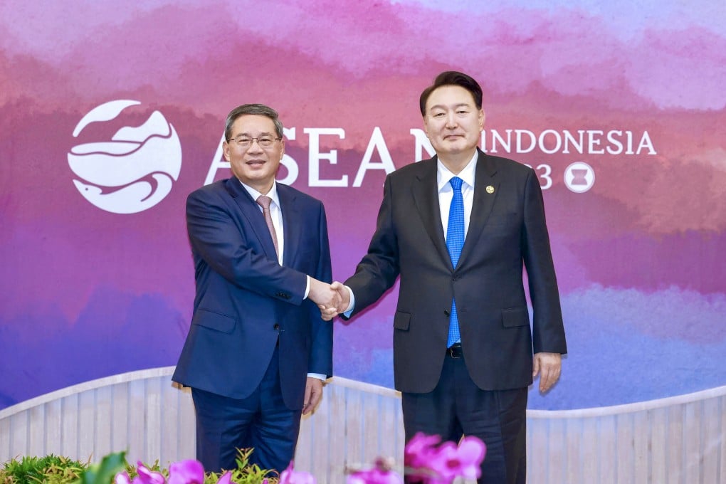 Chinese Premier Li Qiang met South Korean President Yoon Suk-yeol on the sidelines of the East Asia Summit in Jakarta on Thursday. Yoon said North Korea’s weapons are a threat to all countries. Photo: Xinhua