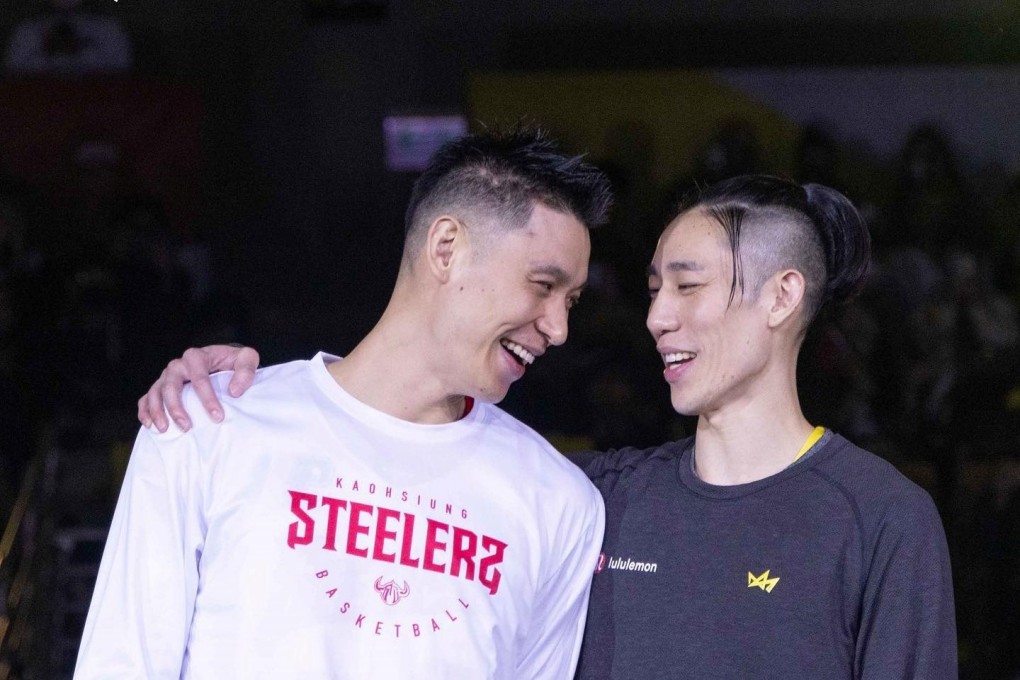 Jeremy Lin (left) and his younger brother Joseph at a pre-game ceremony ahead of a match between their sides in the P League+ last season. Photo: Handout