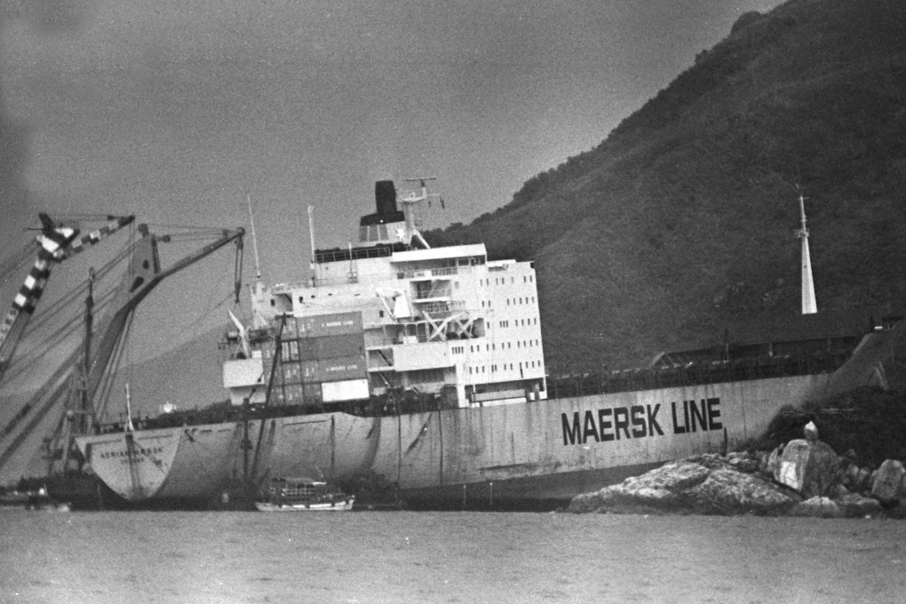 A Danish container ship ran aground in Hong Kong in 1977, releasing tons of crude bunker oil that caused a mass fish kill off the coast of Lamma Island. Photo: SCMP