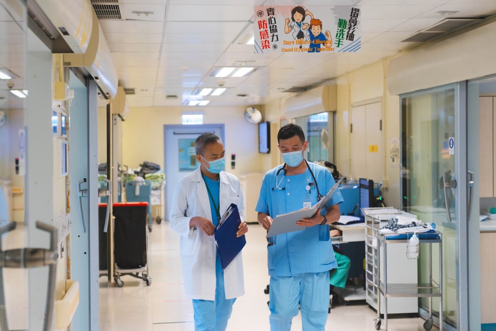 Dr Yeung Yiu-cheong (left) with Dr Kuang Yukun at Princess Margaret Hospital in Kwai Chung. Photo: Handout