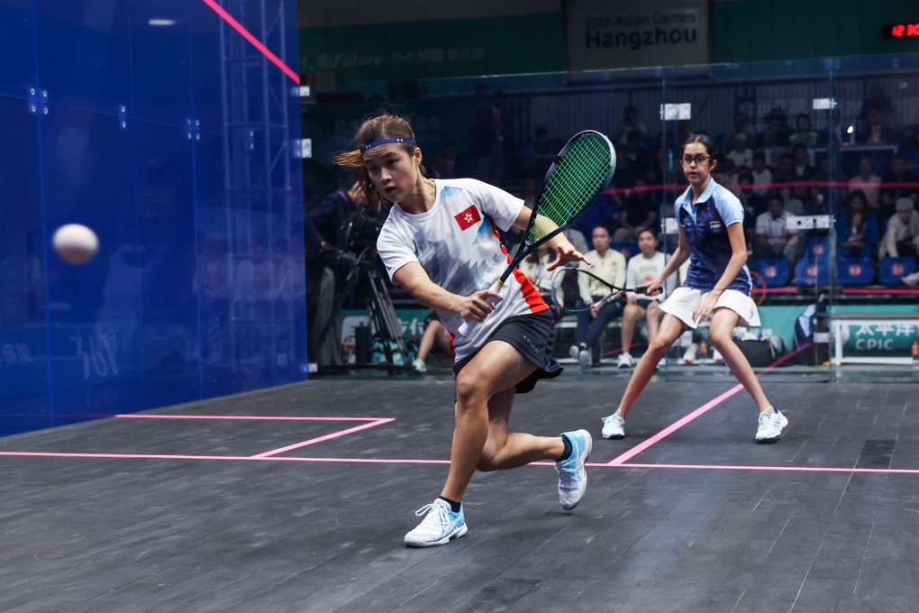 Lee Ka-yi (front) beat Anahat Singh of India to send Hong Kong into the women’s squash final. Photo: Xinhua