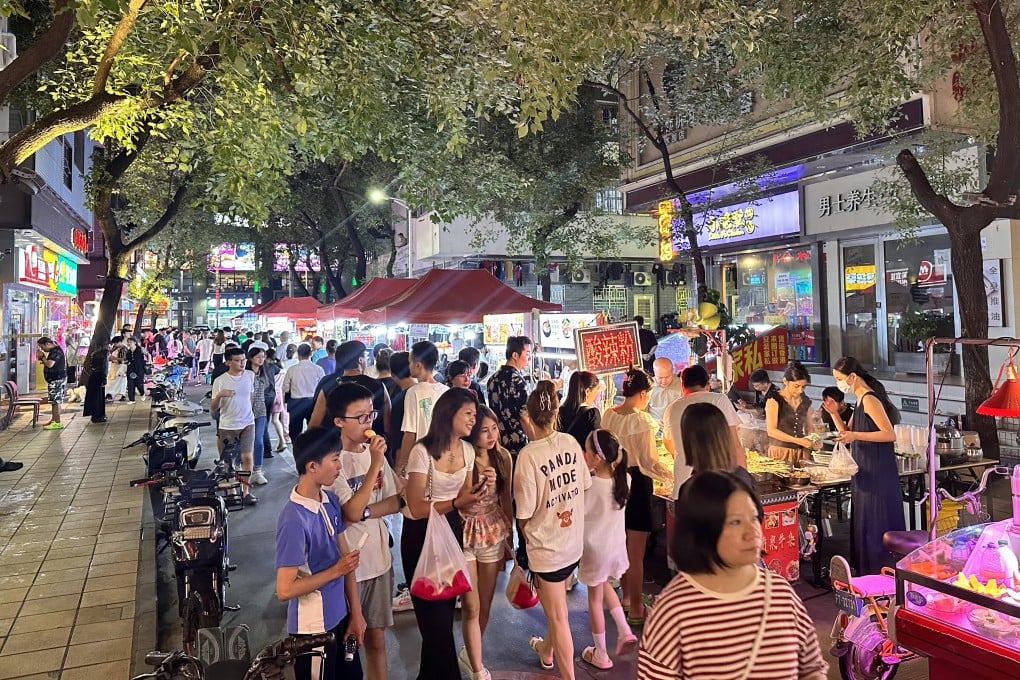 The Shuiwei night market in Futian was packed over the weekend. Photo: Oscar Liu