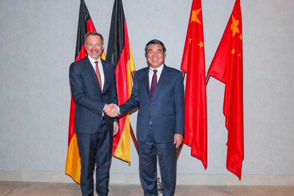 Chinese Vice Premier He Lifeng shakes hands with Christian Lindner, German finance minister, in Frankfurt, Germany, October 1, 2023. Photo: Xinhua