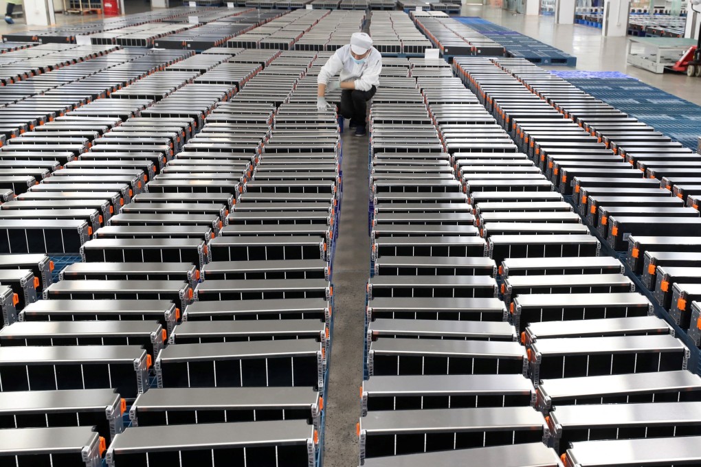 A worker checks EV batteries in a factory in Nanjing. Recent attempts in the US to develop battery plants with Chinese manufacturers have drawn objections by Republicans. Photo: AFP via Getty Images/TNS