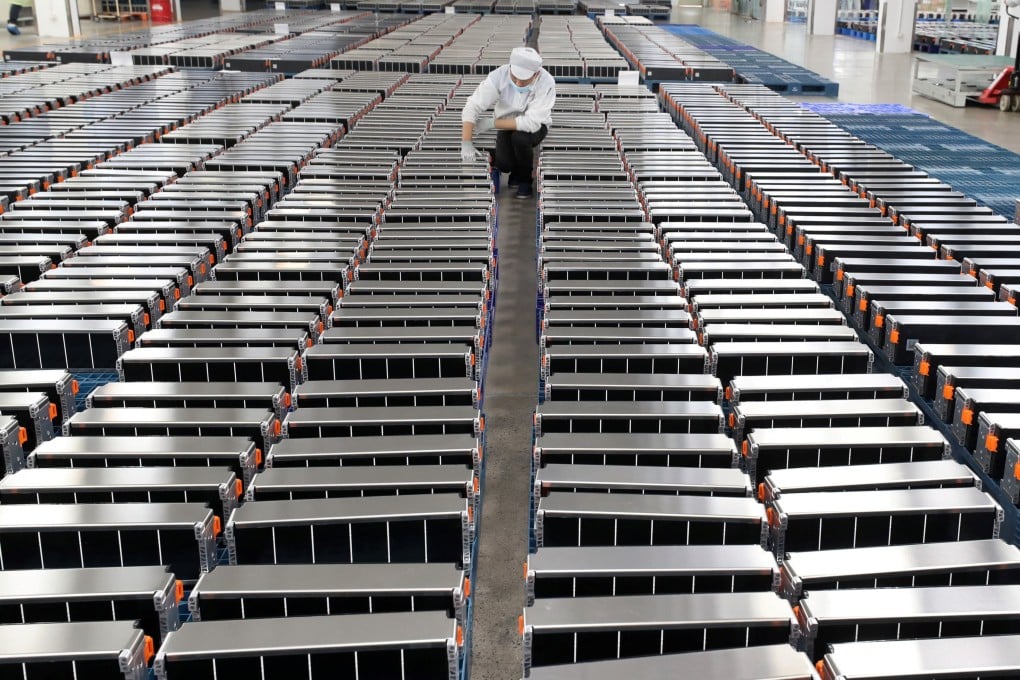 A worker checks EV batteries in a factory in Nanjing. Recent attempts in the US to develop battery plants with Chinese manufacturers have drawn objections by Republicans. Photo: AFP via Getty Images/TNS