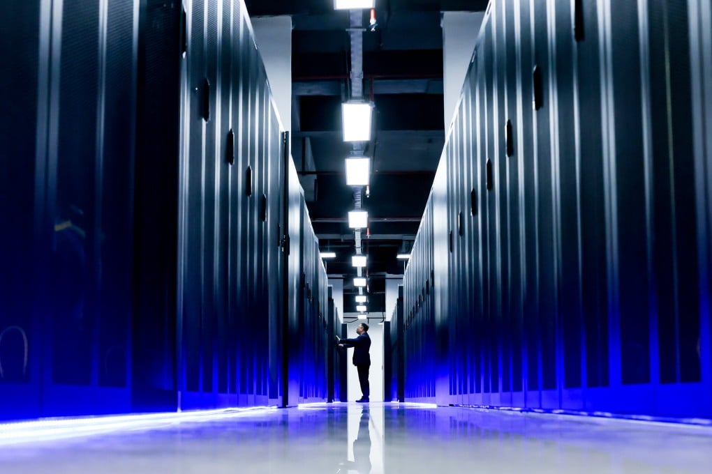 A staff member works at the State Key Laboratory of Public Big Data at Guizhou University, in southwestern Guiyang province, on May 27, 2022. Photo: Xinhua