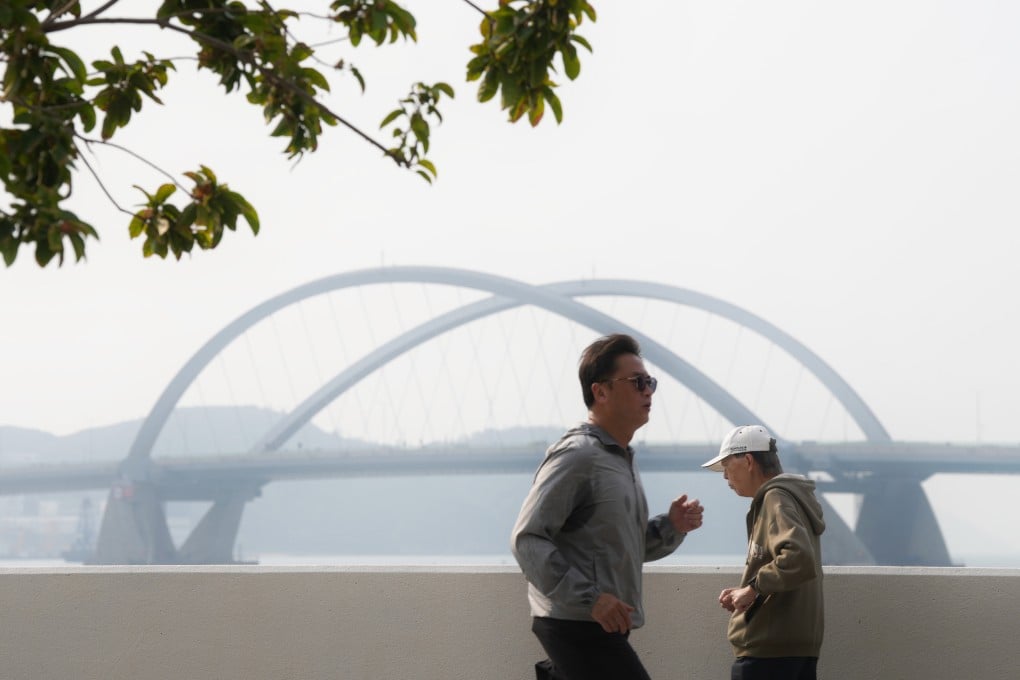 Hong Kong authorities want to tighten air quality regulations to save lives, hospitalisations and money. Photo: Elson Li